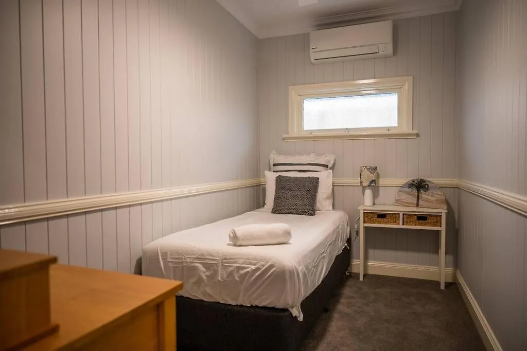 Oasis On Esplanade Apartment Brisbane